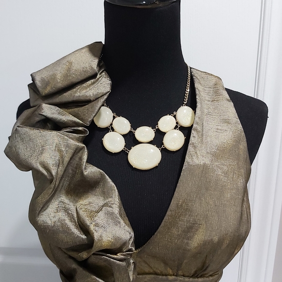 Jessica McClintock MetalicGold Ruffled Cocktail Dress necklace included - Picture 4 of 14